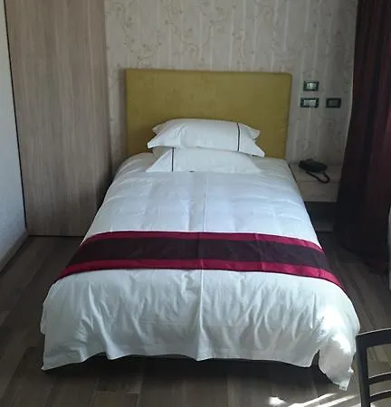 イジバン ホテル 3*